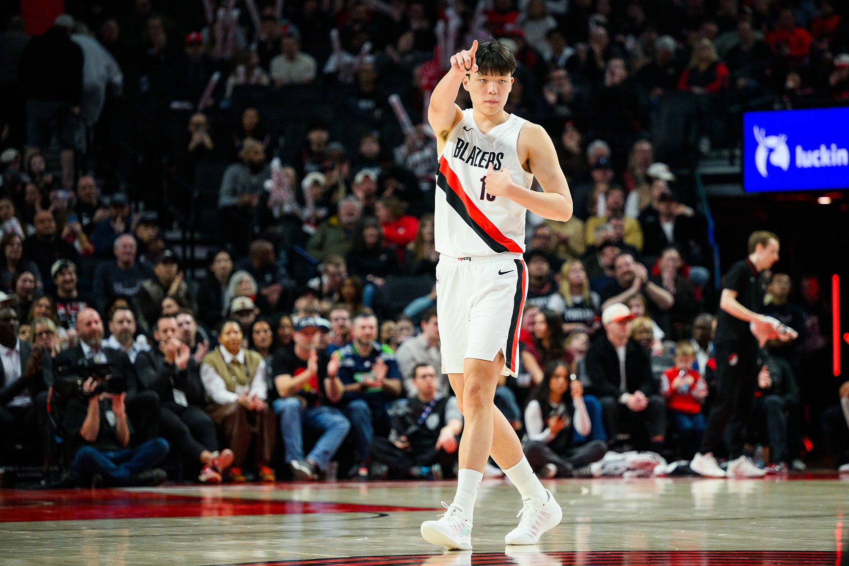 v站体育服务-还要努力！杨瀚森共出战43场 场均7分钟2分1板&amp;命中率31%/12%/82%